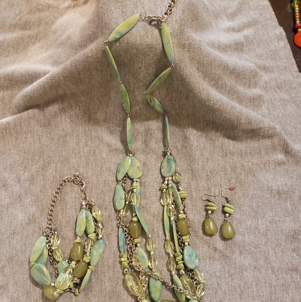 3 piece green/teal necklace set ~ necklace, bracelet, and earrings
